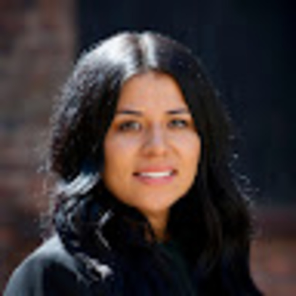 Meet your Posher, Yesenia